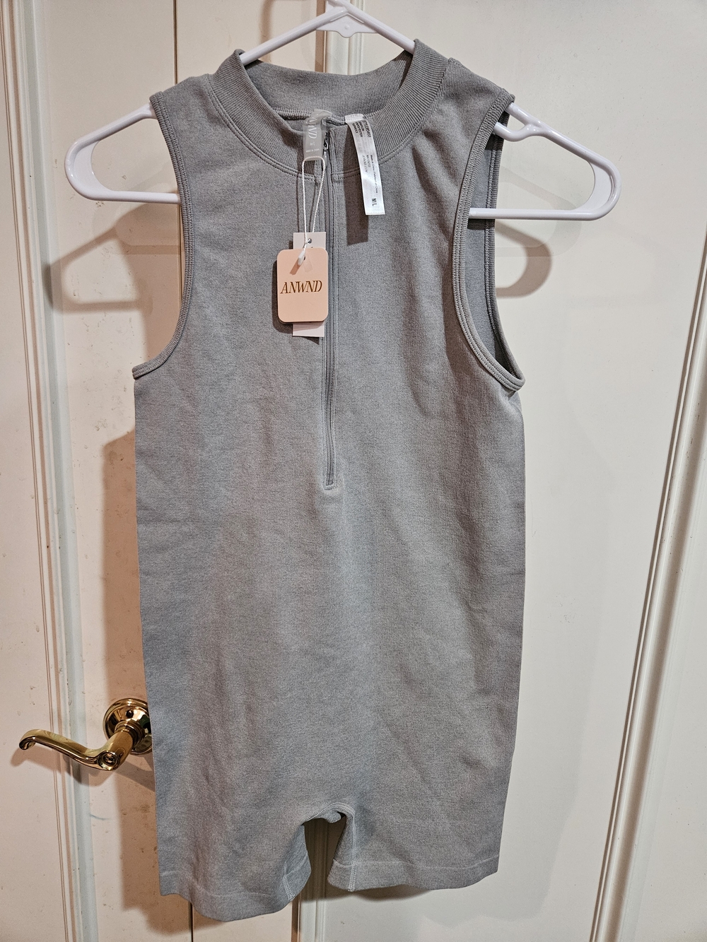 AWND Gray Sleeveless Size M/L Zip Romper